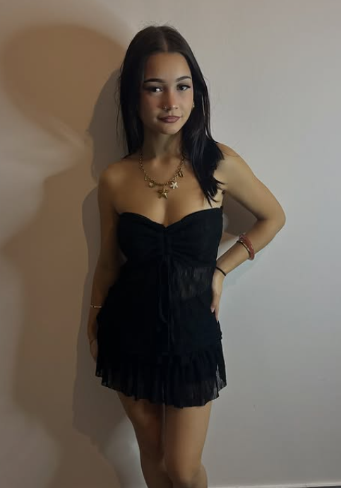 Ensemble noir avec jupe