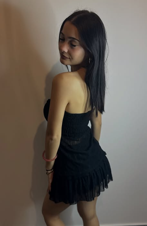 Ensemble noir avec jupe