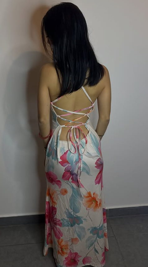 Robe à fleurs roses
