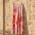 Pantalon rose à fleurs